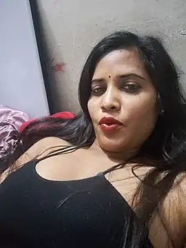 Snapshot of cute_radhikaa chatting on 04.05.26 cute radhikaa online show from 04.05.26