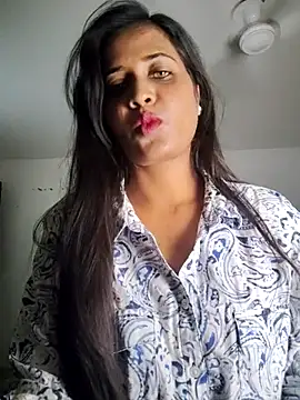 Snapshot of cute_radhikaa chatting on 04.12.26 cute radhikaa online show from 04.12.26
