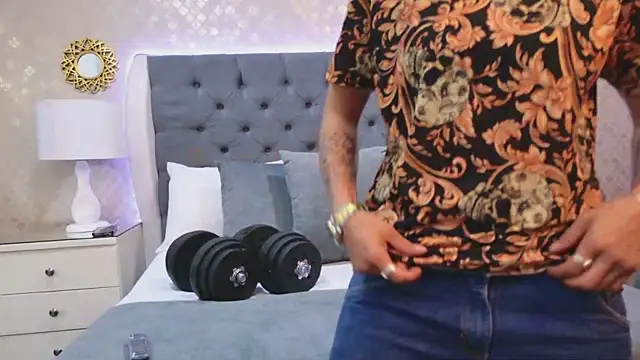 ZoeKrug online show from 12.15.25