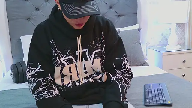 ZoeKrug online show from 01.14.26