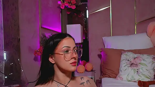 LucyLextonX online show from 04.07.26