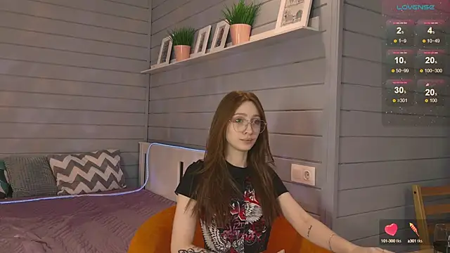 Snapshot of Vikki_wyye chatting on 09.26.25 Vikki wyye online show from 09.26.25