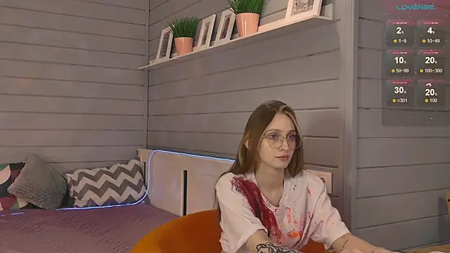 Snapshot of Vikki_wyye chatting on 10.05.25 Vikki wyye online show from 10.05.25