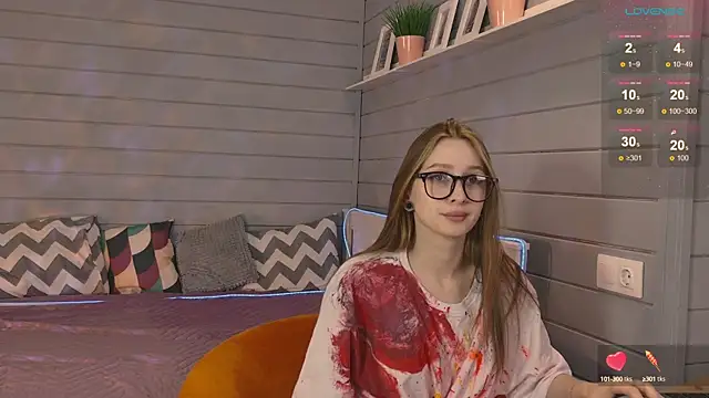 Snapshot of Vikki_wyye chatting on 10.14.25 Vikki wyye online show from 10.14.25