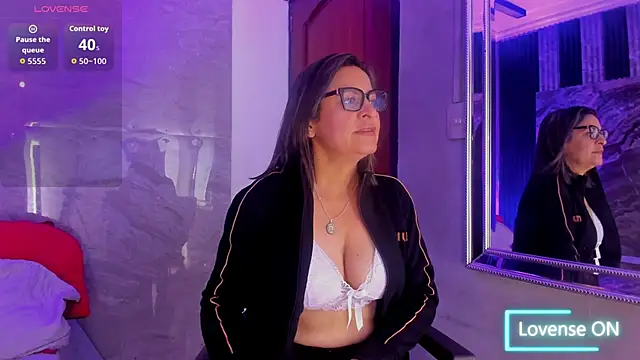 Agatha Pleasure online show from 10.25.25