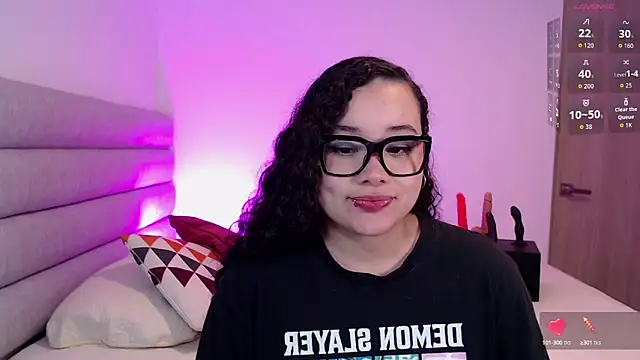 Snapshot of Tiffany-Giil chatting on 10.03.25 Tiffany-Giil online show from 10.03.25