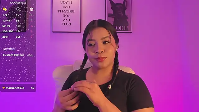 LizzyPonce online show from 11.16.25