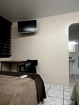 Snapshot of franciscommx chatting on 10.29.25 franciscommx online show from 10.29.25