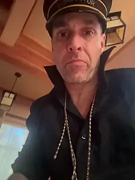 Snapshot of nolimitBackdoorman chatting on 12.13.25 nolimitBackdoorman online show from 12.13.25