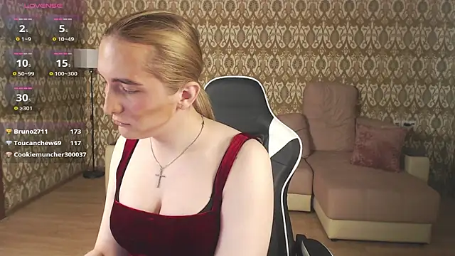 Vi Luxy online show from 04.24.26