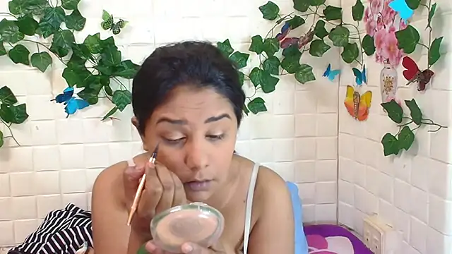 Snapshot of IndiaSexyStripper4u chatting on 10.13.25 IndiaSexyStripper4u online show from 10.13.25