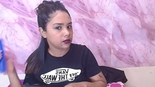 Snapshot of IndiaSexyStripper4u chatting on 11.05.25 IndiaSexyStripper4u online show from 11.05.25
