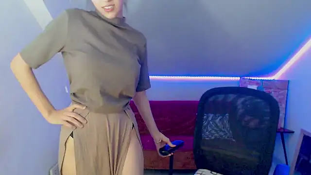 Snapshot of BonniePearson chatting on 09.16.25 BonniePearson online show from 09.16.25