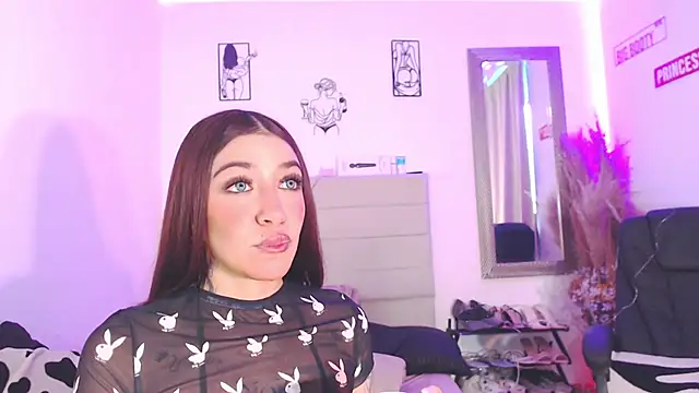 Snapshot of Anna_belly chatting on 02.12.26 Anna belly online show from 02.12.26