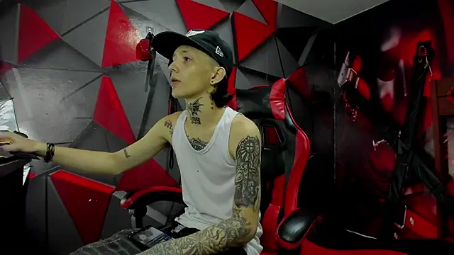 StraightBoy Nick online show from 09.21.25