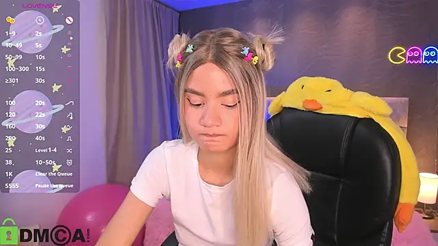 Snapshot of Arinextdoor chatting on 09.08.25 Arinextdoor online show from 09.08.25