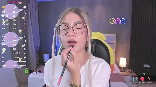 Snapshot of Arinextdoor chatting on 09.12.25 Arinextdoor online show from 09.12.25