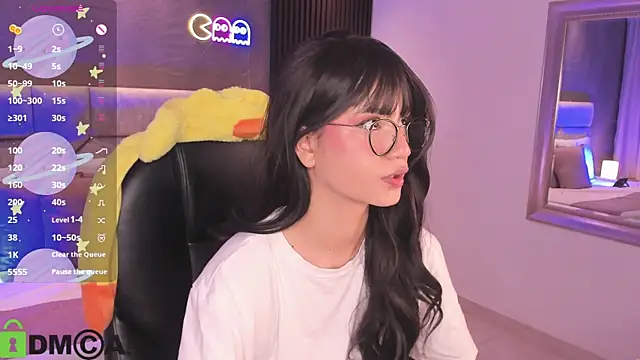 Snapshot of Arinextdoor chatting on 09.14.25 Arinextdoor online show from 09.14.25