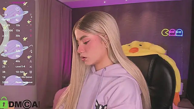 Snapshot of Arinextdoor chatting on 09.25.25 Arinextdoor online show from 09.25.25