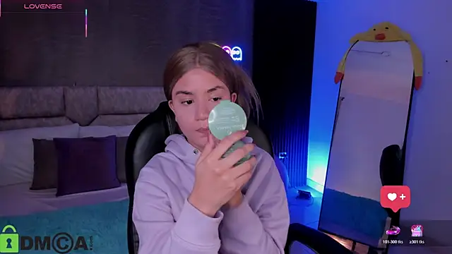 Snapshot of Arinextdoor chatting on 01.16.26 Arinextdoor online show from 01.16.26