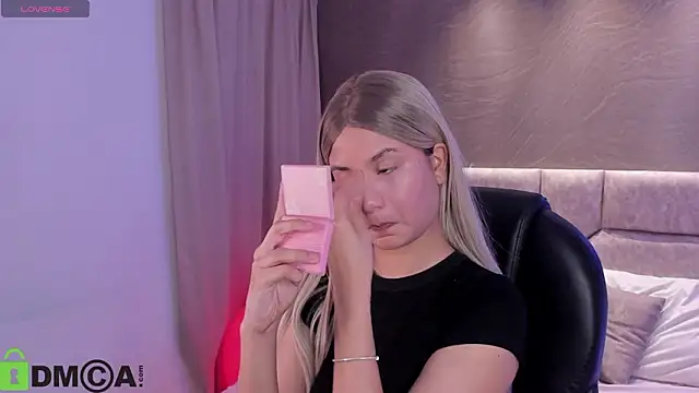 Snapshot of Arinextdoor chatting on 02.01.26 Arinextdoor online show from 02.01.26