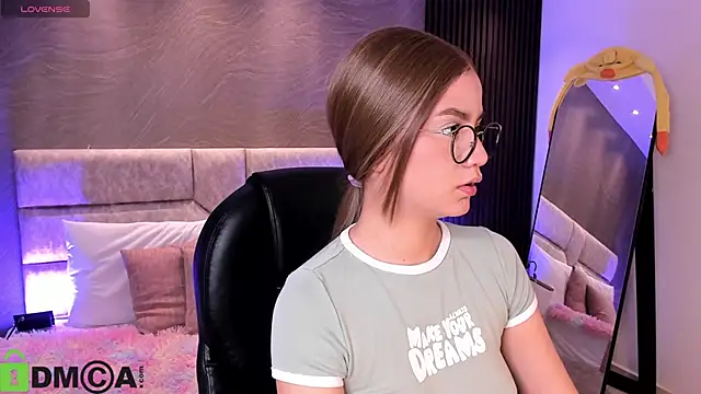 Snapshot of Arinextdoor chatting on 02.26.26 Arinextdoor online show from 02.26.26