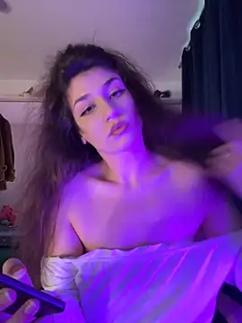 ScarletBloom  online show from 10.02.25