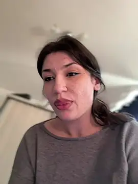 ScarletBloom  online show from 04.12.26