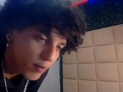 Xfire boy69 online show from 10.08.25