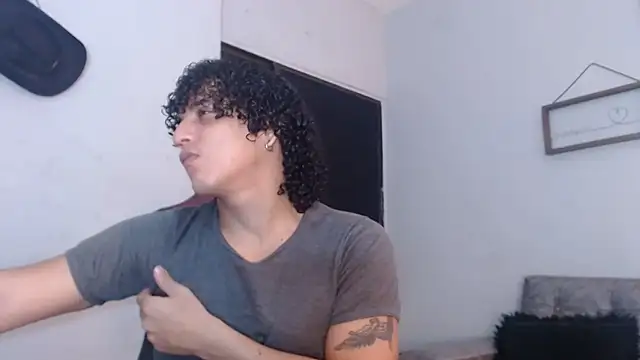 Xfire boy69 online show from 10.24.25