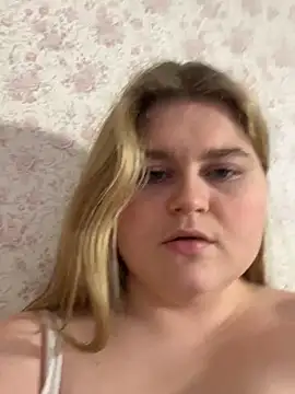 Snapshot of Monahosks chatting on 03.21.26 Monahosks online show from 03.21.26