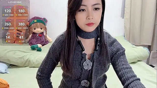 Snapshot of Yingbao-Baby chatting on 11.28.25 Yingbao-Baby online show from 11.28.25