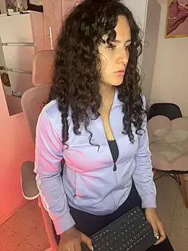 Dannaa Lovs online show from 10.15.25