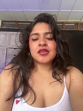Snapshot of EmilyNoir1 chatting on 04.18.26 EmilyNoir1 online show from 04.18.26