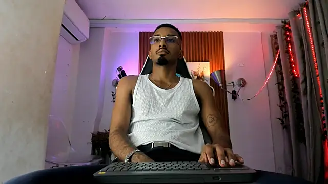 Darwin mayo online show from 11.24.25