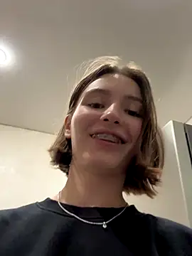 Snapshot of ZariaFlame chatting on 09.26.25 ZariaFlame online show from 09.26.25