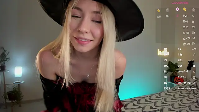 DanaCandy online show from 10.31.25