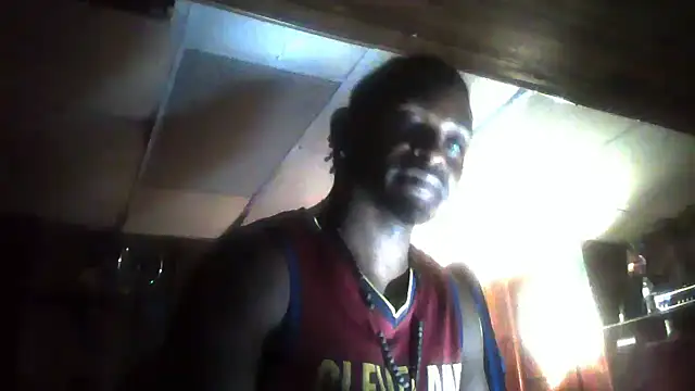 Snapshot of xldion chatting on 11.28.25 xldion online show from 11.28.25