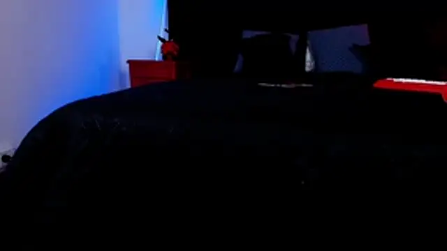 Alisse Moore online show from 04.11.26