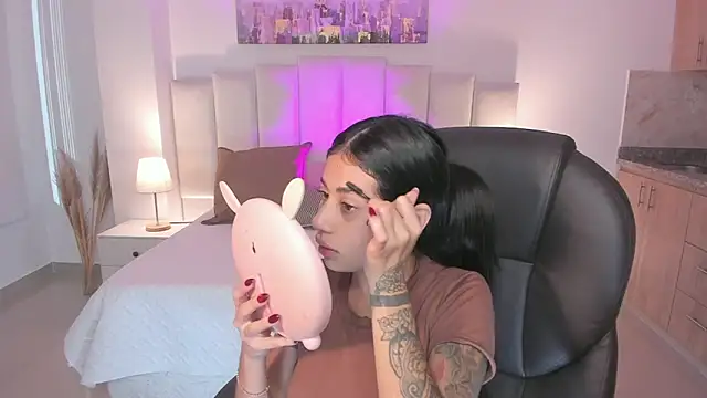 miranda crawfor online show from 12.02.25