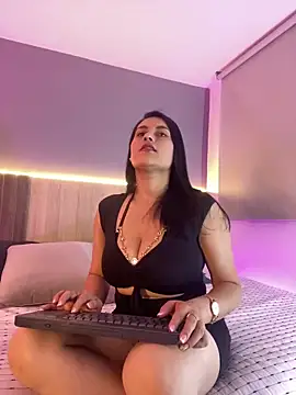 Atenea Clerk online show from 04.15.26