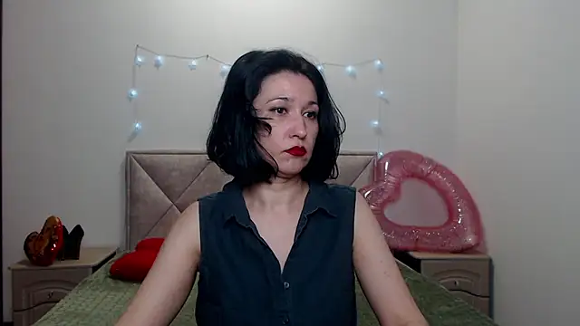 Snapshot of CameronEnns chatting on 02.25.26 CameronEnns online show from 02.25.26