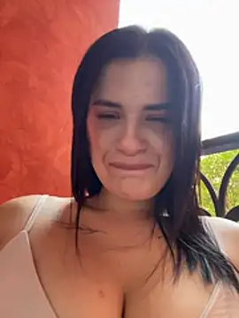 Snapshot of MiraReach chatting on 02.01.26 MiraReach online show from 02.01.26