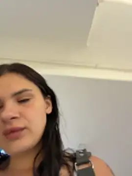 Snapshot of MiraReach chatting on 02.14.26 MiraReach online show from 02.14.26