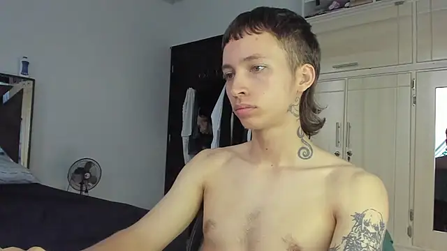 Snapshot of spacehumanz chatting on 01.08.26 spacehumanz online show from 01.08.26