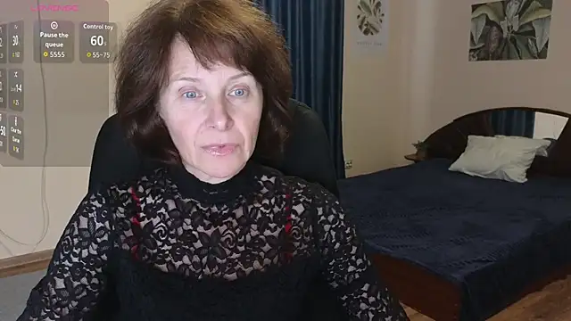 Lia Tito online show from 10.15.25