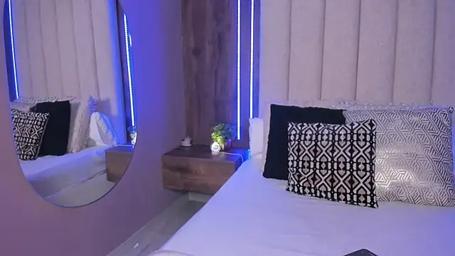 LucySalvatore  online show from 01.16.26