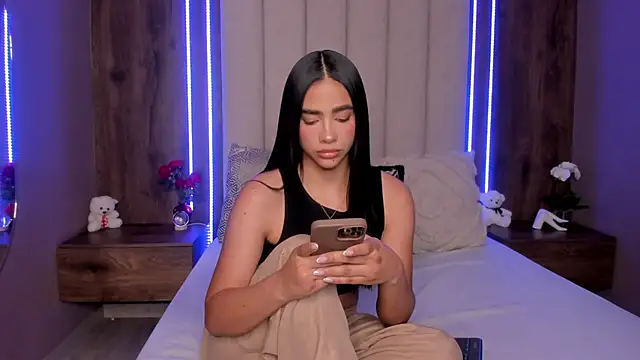 LucySalvatore  online show from 03.28.26