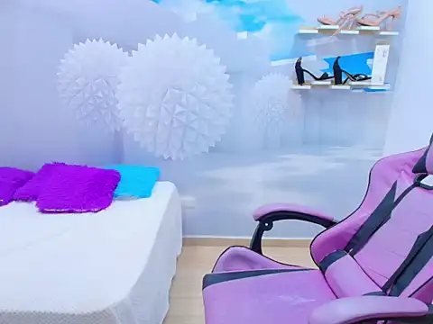 ESMERALDA-BLUE online show from 09.14.25