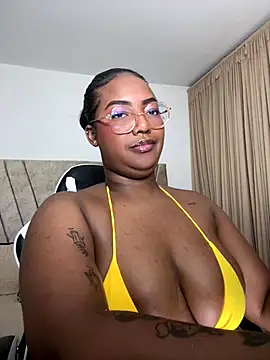 Naomisweett1 online show from 10.07.25